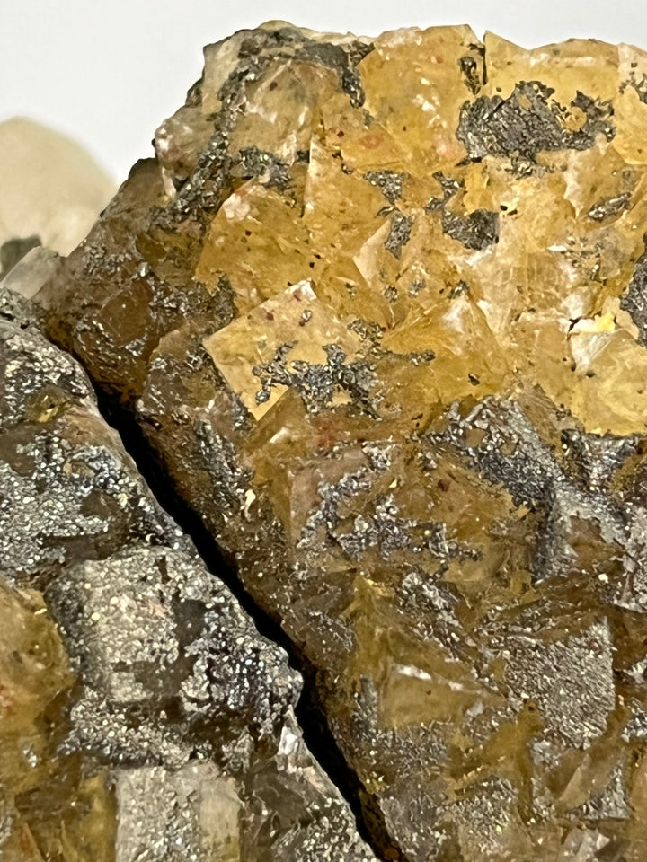Fluorite, calcite, pyrite Moscona Espagne DR157