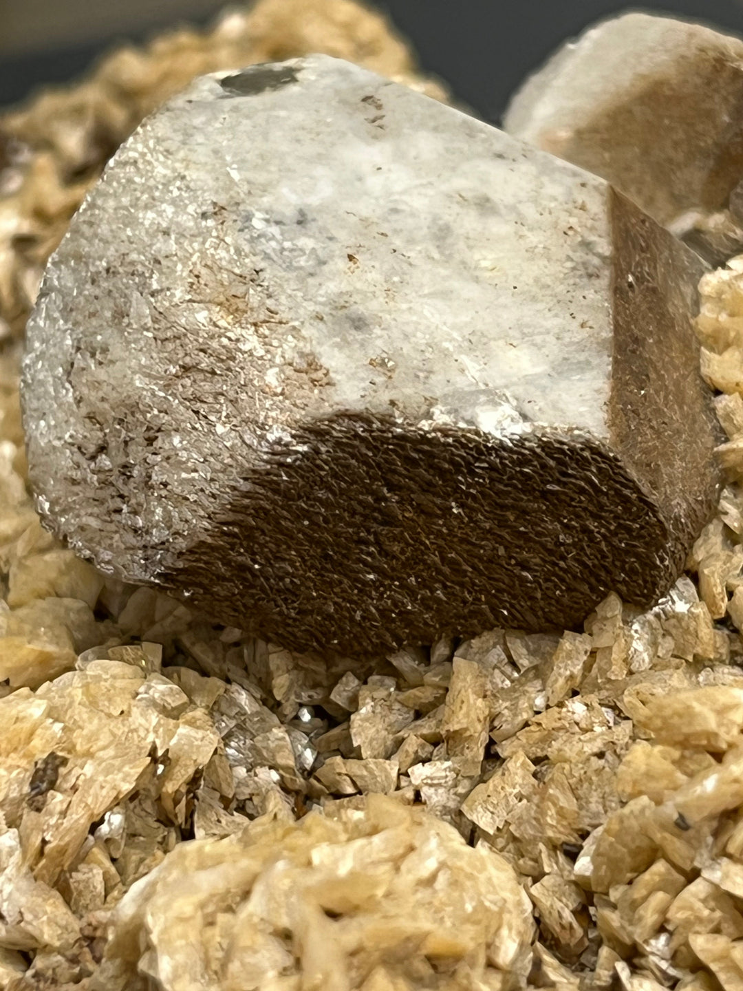 CALCIT auf Dolomit Holzen Arnsberg Deutschland M18W95