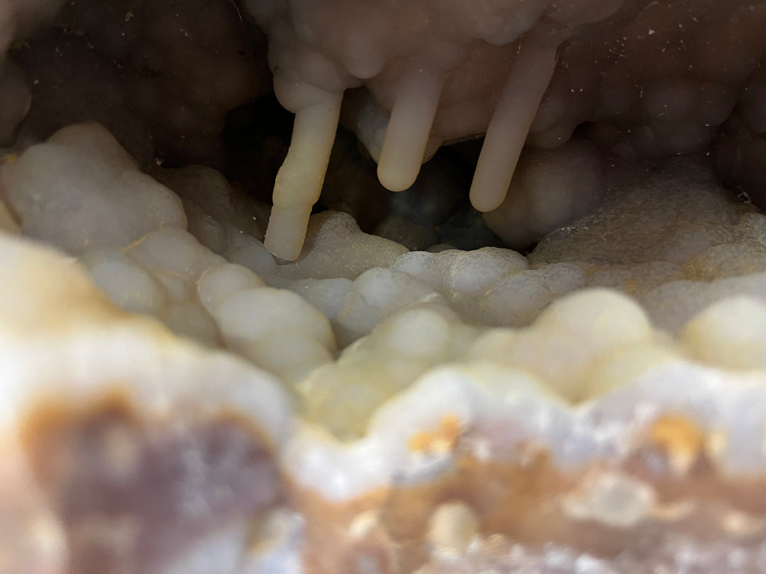 Chalcedony geode, Pacy-sur-Eure, France DR256
