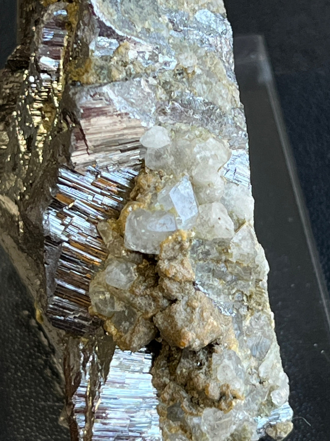 Topazes sur arsénopyrite Panasqueiras Portugal PNQ11