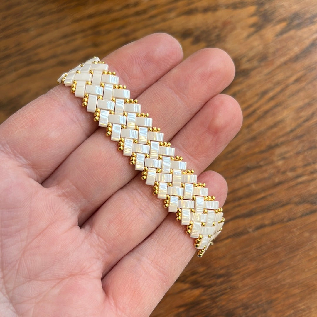V4 bracelet made of Japanese Miyuki beads, ivory color