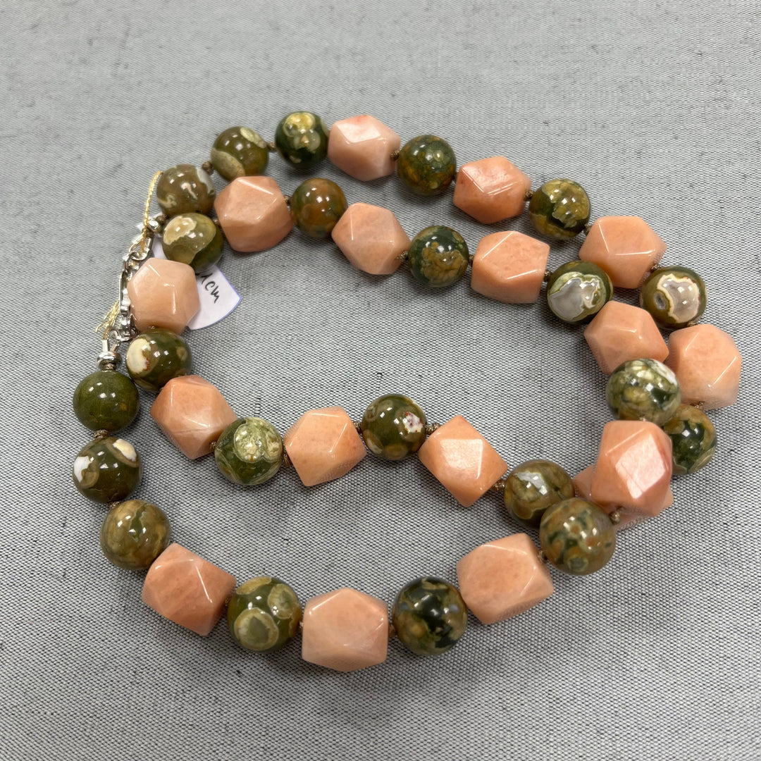 Knotted necklace in natural stones (rhyolite, pink aventurine) 51 cm