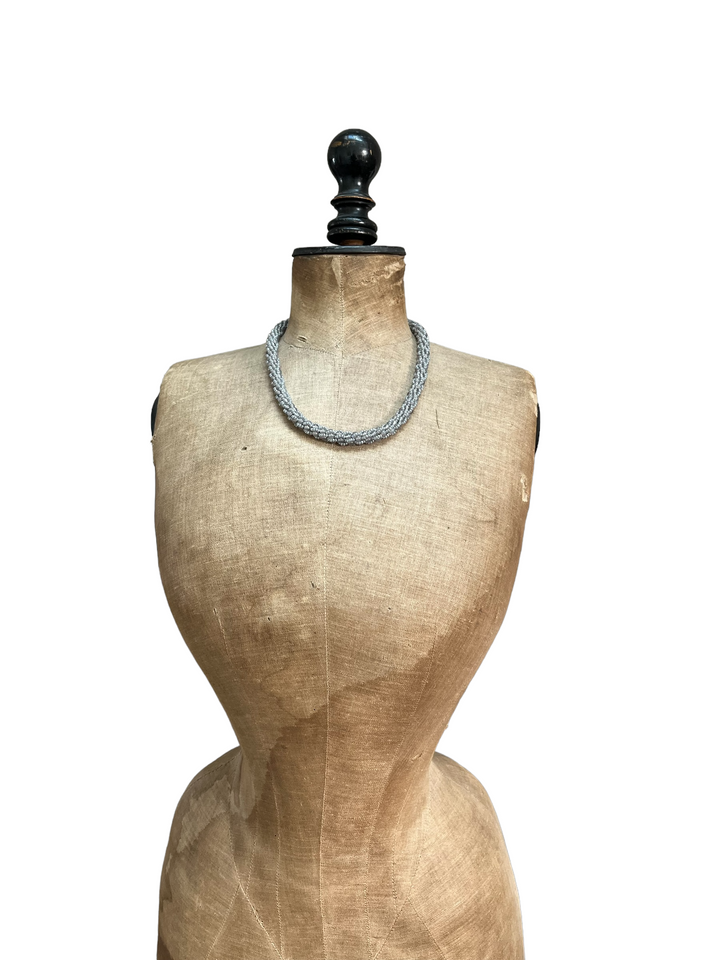 Crochet necklace in agate and Miyuki beads, 51 cm