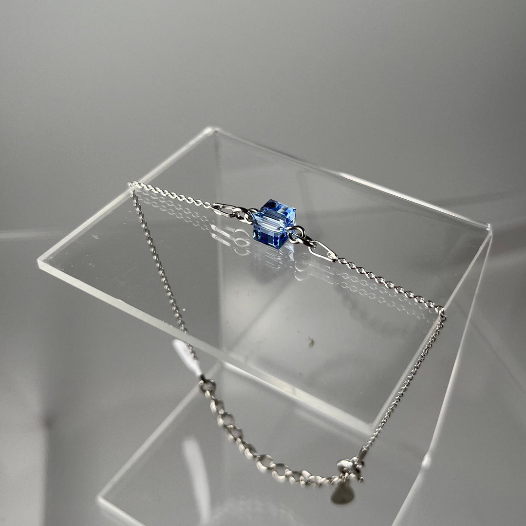 Bracelet  avec cristaux Swarovski, bleu clair, argent rhodié, CARRE