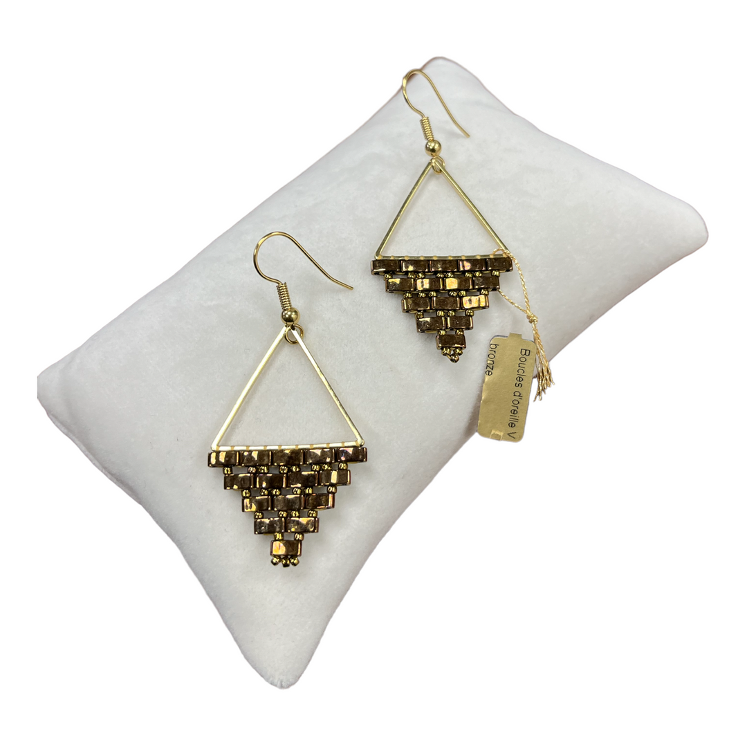 Bronzene V-förmige Ohrringe