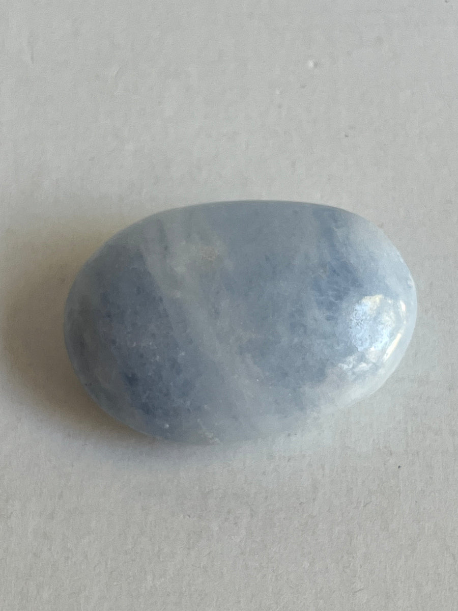 Galet Calcite bleue 100-120g Madagascar