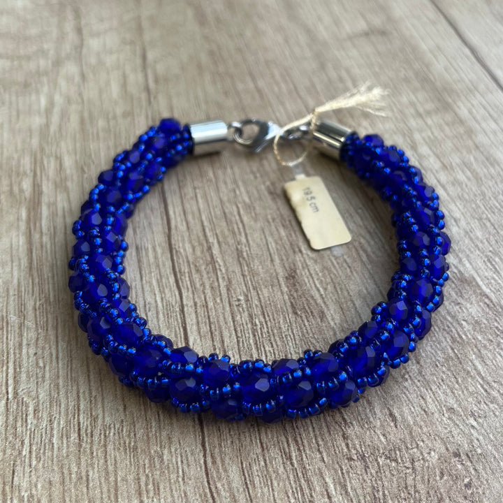 Spiral crochet bracelet in Miyuki beads, cobalt, 18 cm
