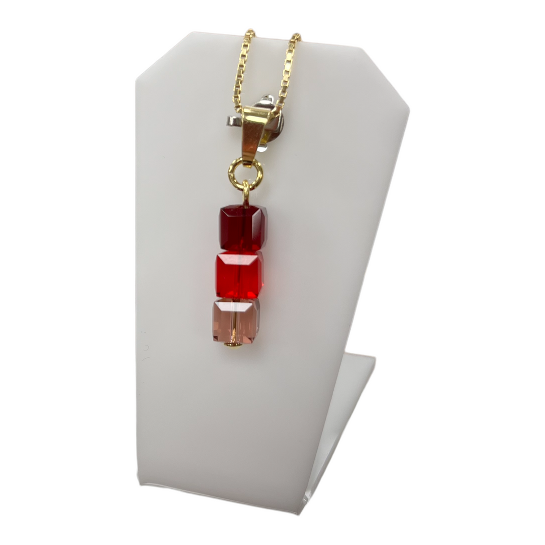 Pendentif avec cristaux Swarovski, argent doré, rouge, 3CARRE