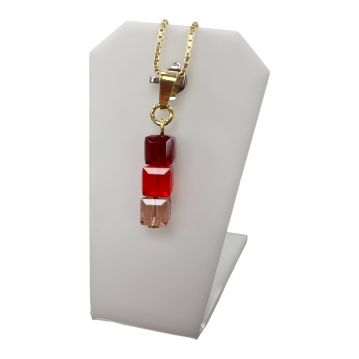 Pendentif avec cristaux Swarovski, argent doré, rouge, 3CARRE