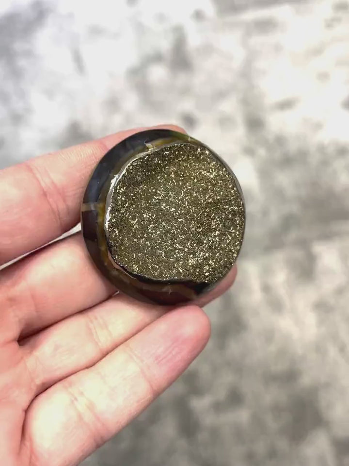 Pyritisierter Ammonit, AM_P008, Cabochongröße, 44 x 44 x 12 mm; 32 g;