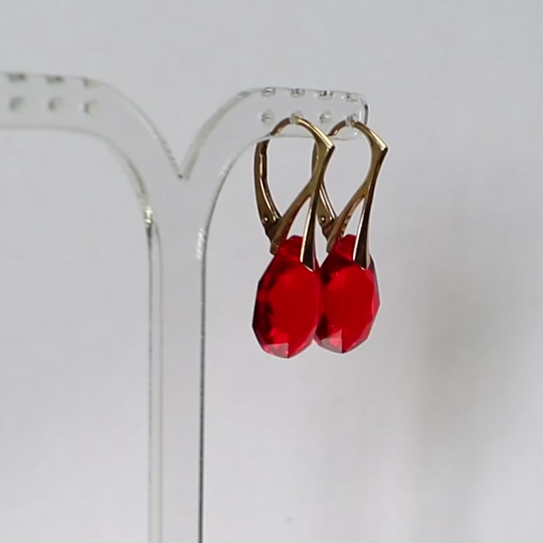 Ohrringe mit Swarovski-Kristallen, Silber vergoldet, rot, KATE